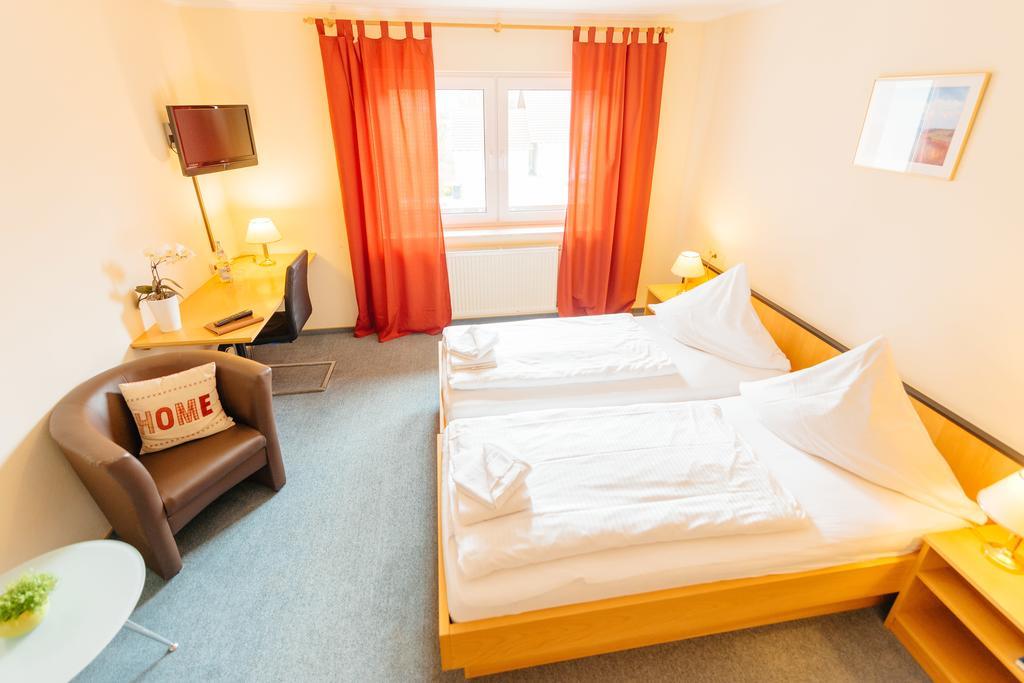 Hotel Rhoenhof Hünfeld Exteriér fotografie